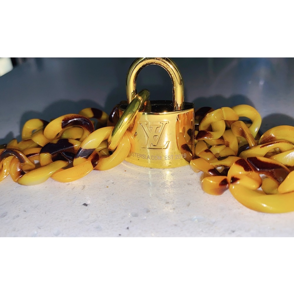 ALISTERS Exclusive Golden Leopard 🔐 Necklace